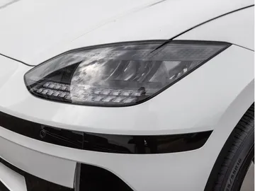 Car image 30