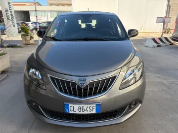 Car image 13
