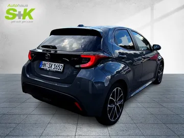 Car image 3