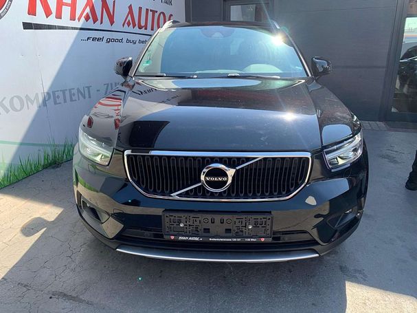 Volvo XC40 D3 AWD Geartronic Momentum 110 kW image number 3