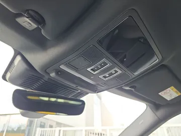 Car image 48