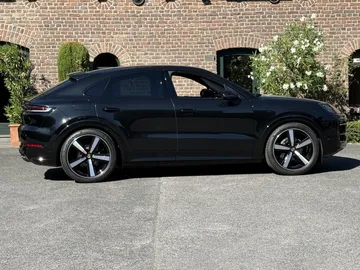 Car image 30