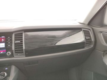 Car image 35