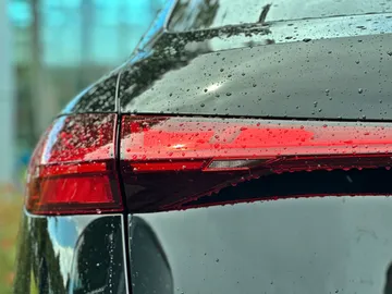 Car image 32
