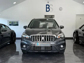 Car image 4
