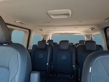 Car image 27