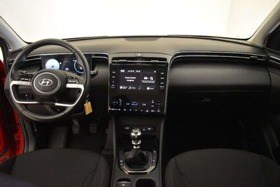 Car image 9