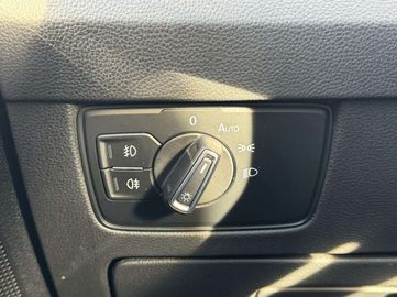 Car image 32