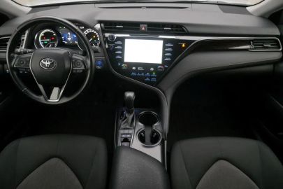 Car image 8