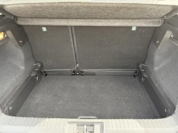 Car image 46