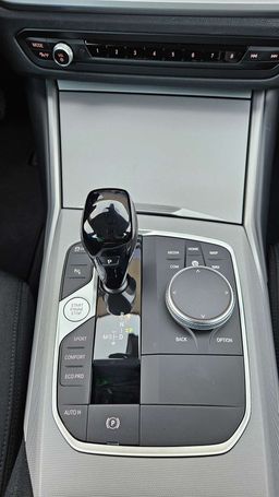 BMW 320d Touring xDrive 140 kW image number 23