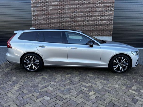 Volvo V60 T8 Twin Engine R Design AWD 287 kW image number 8