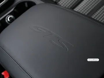 Car image 34