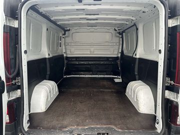 Car image 31