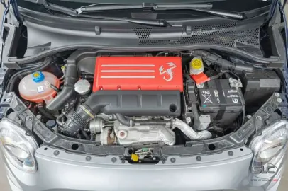Car image 19
