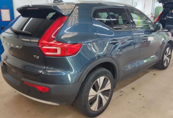 Volvo XC40 Momentum 120 kW image number 3