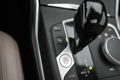 Car image 33
