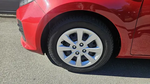 Car image 28