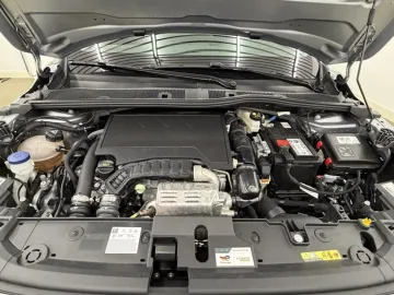 Car image 30