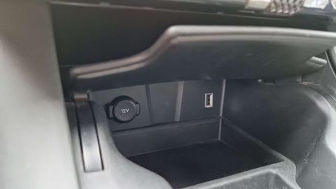 Car image 31