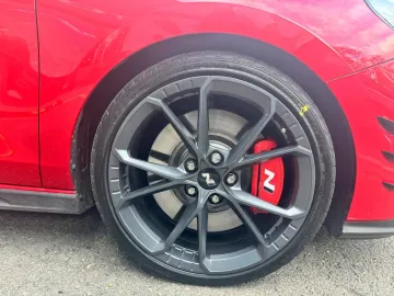 Car image 24