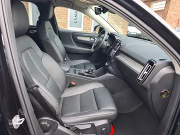 Car image 22