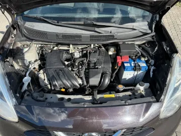 Car image 24