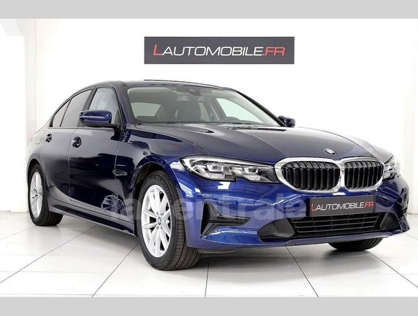 BMW 320i 135 kW image number 12