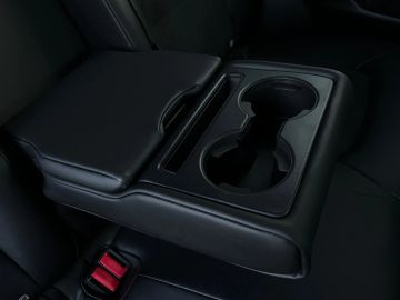 Car image 32