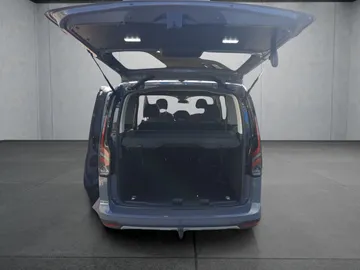 Car image 27