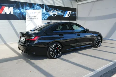 Car image 32