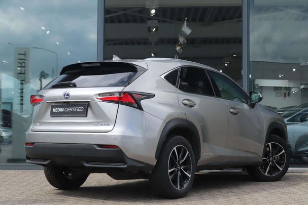 Lexus NX 300 h AWD 145 kW image number 2