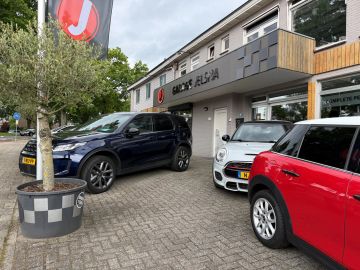 Car image 40