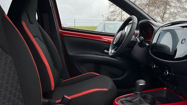 Toyota Aygo X 53 kW image number 7