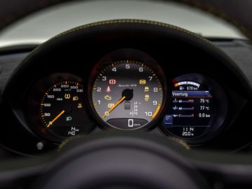 Car image 37