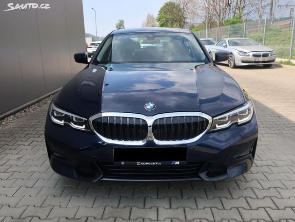 BMW 320d Sport Line 140 kW image number 18