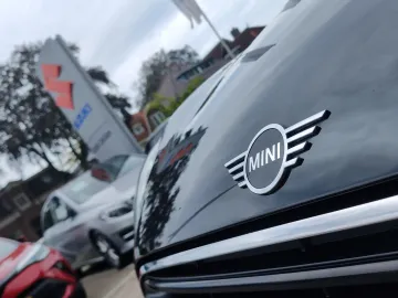 Car image 40