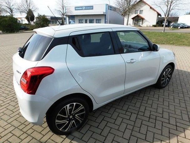 Suzuki Swift 1.2 Hybrid Comfort 61 kW image number 3