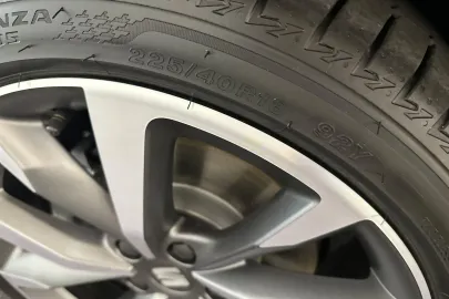 Car image 33