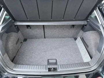 Car image 33