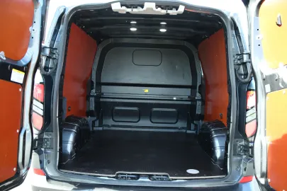 Car image 37