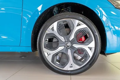 Car image 24