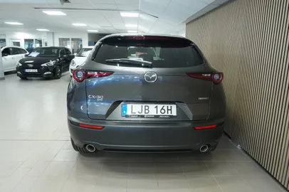Car image 3