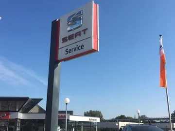Car image 25