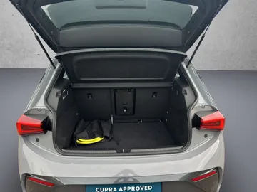 Car image 28