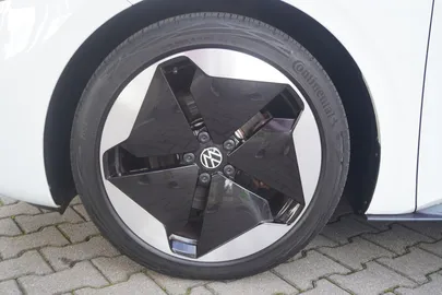 Car image 35