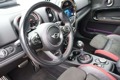 Car image 37