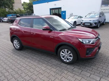 Car image 2
