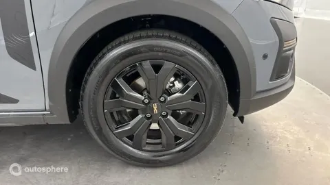 Car image 20