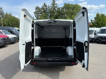 Car image 35